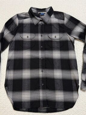 Kavu Black Plaid Flannel Long Sleeve Button Down Size Small